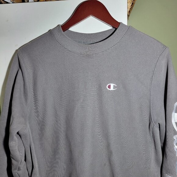 ❤️ 3 for $35 CHAMPION reverse weave sweatshirt embroidered patch gray small - Picture 2 of 8